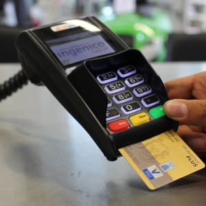 Kuidas Online kasiinodes MasterCardi abil raha sisse maksta ja välja võtta